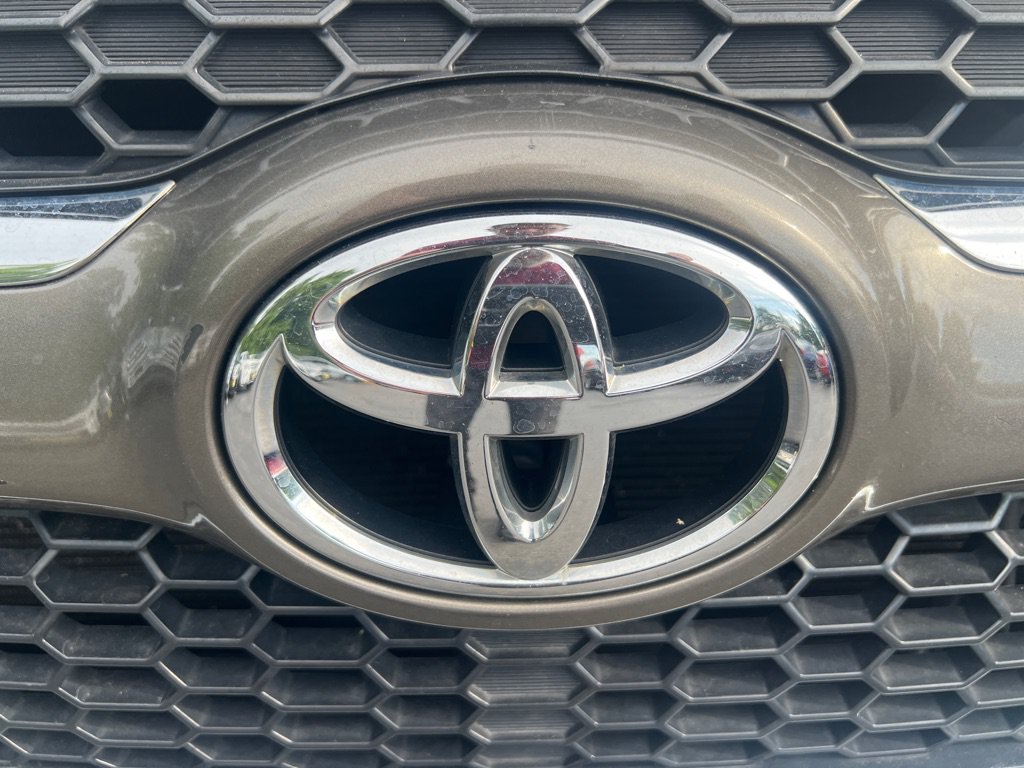 Used 2010 Toyota RAV4 Limited AWD/4WD image 36