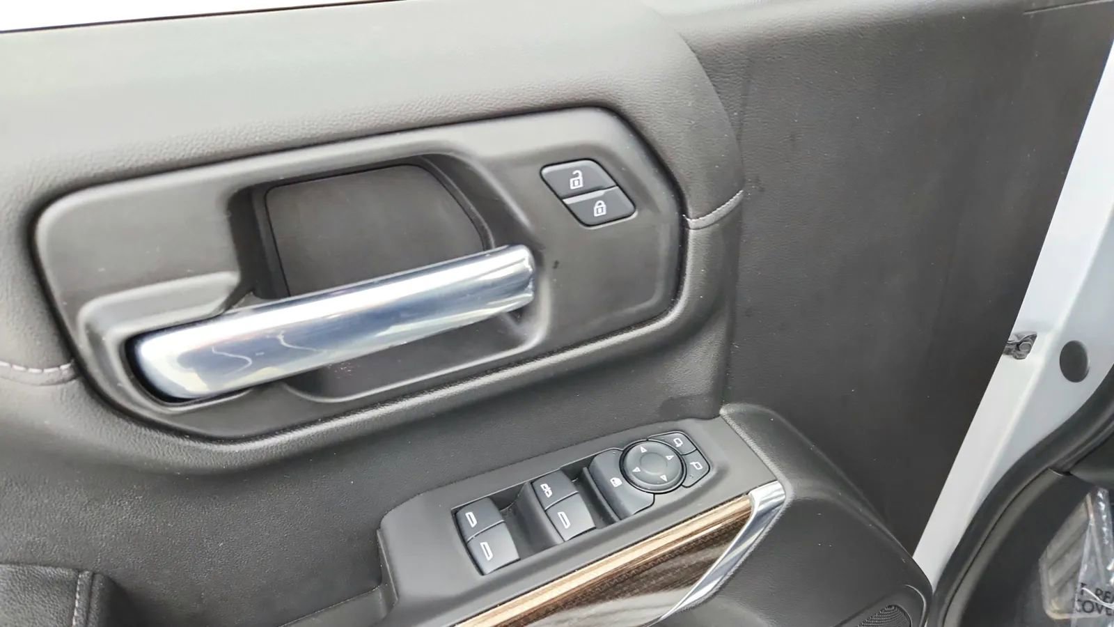 Used 2020 Chevrolet Silverado 1500 LT w/ All-Star Edition image 26