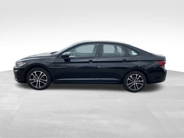 Used 2025 Volkswagen Jetta Sport image 4