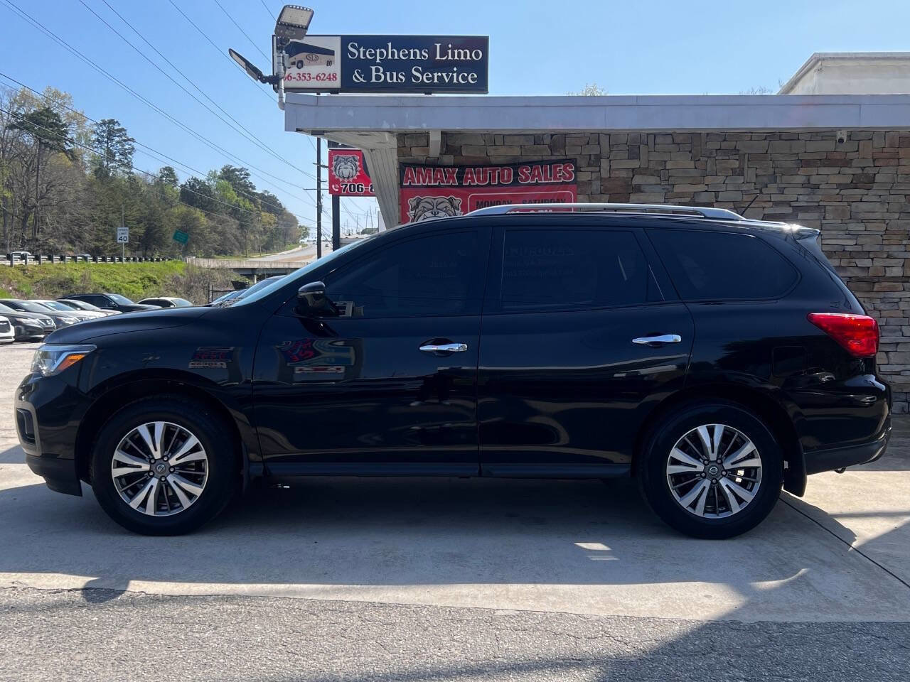 Used 2018 Nissan Pathfinder S image 3