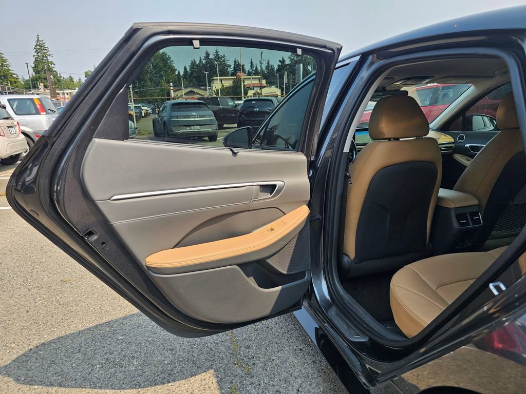 Used 2022 Hyundai Sonata Limited FWD image 15