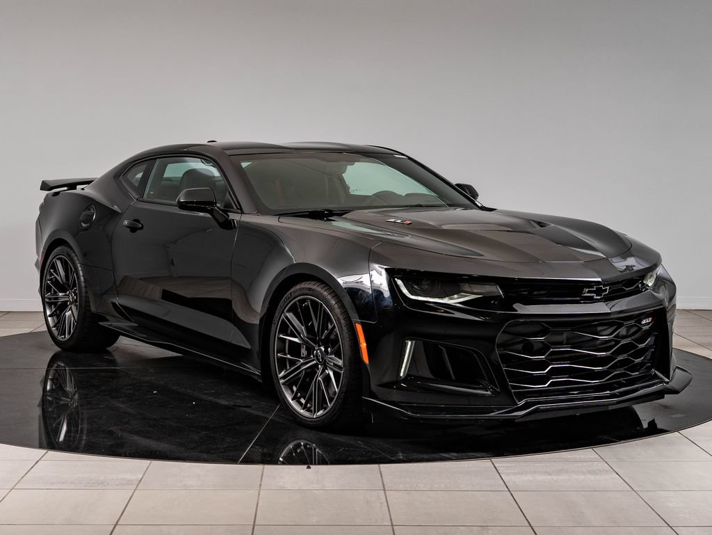 Used 2021 Chevrolet Camaro ZL1 RWD image 12