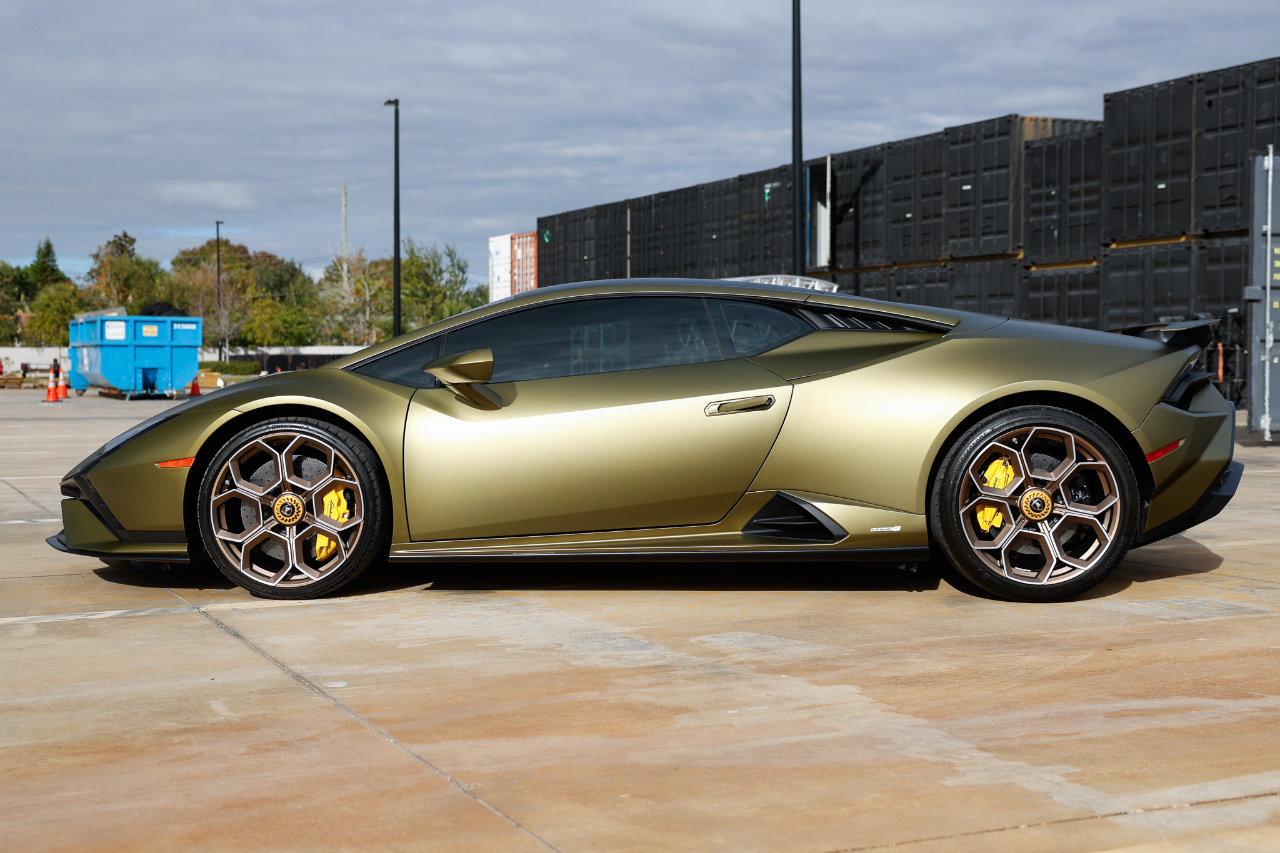 Used 2023 Lamborghini Huracan Tecnica image 5