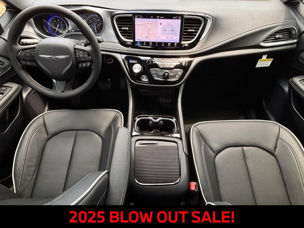 New 2025 Chrysler Pacifica Limited w/ Uconnect Theater Family Group FWD image 8