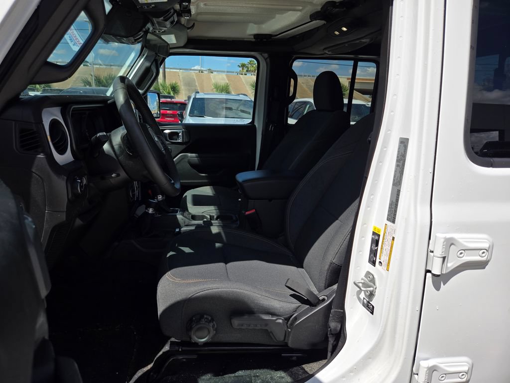 Used 2025 Jeep Gladiator Sport AWD/4WD image 9