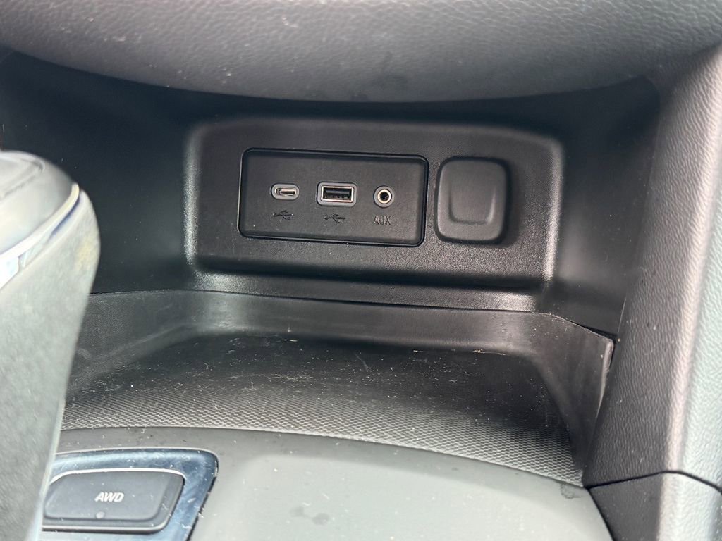 Used 2021 Chevrolet Equinox LT AWD/4WD image 22