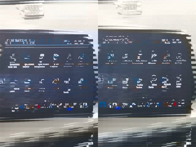 New 2025 Chevrolet Traverse LT w/ Enhanced Driving Package image 13