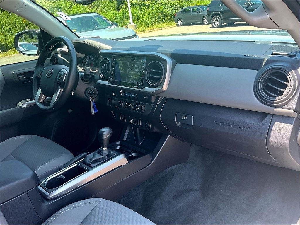 Certified 2021 Toyota Tacoma SR5 AWD/4WD image 14