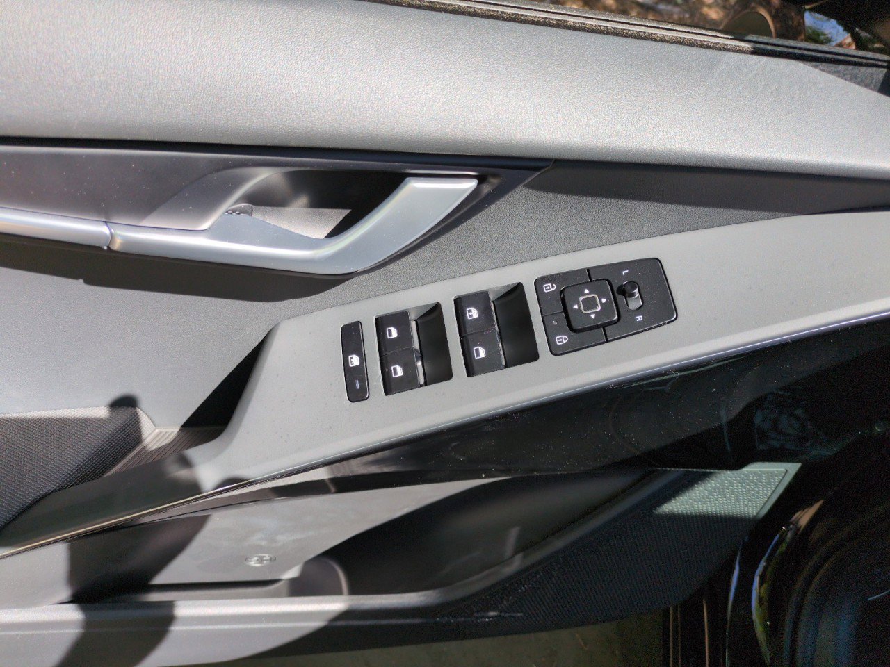 New 2026 Kia Niro EX FWD image 15