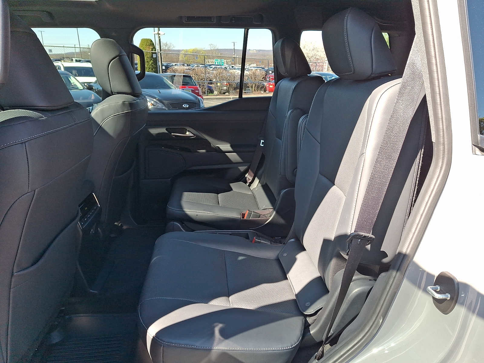 Used 2025 Lexus GX 550 w/ Cold Area Package AWD/4WD image 9