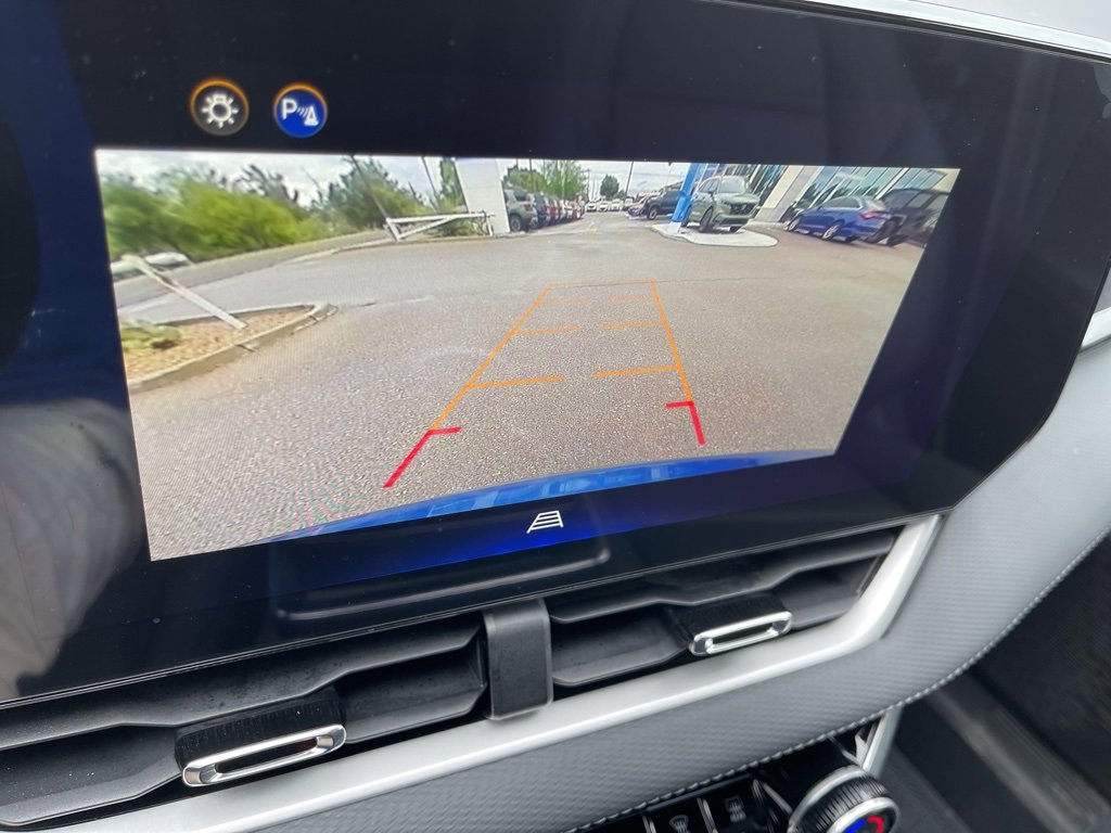 Used 2025 Chevrolet Equinox LT w/ Convenience Package II image 14