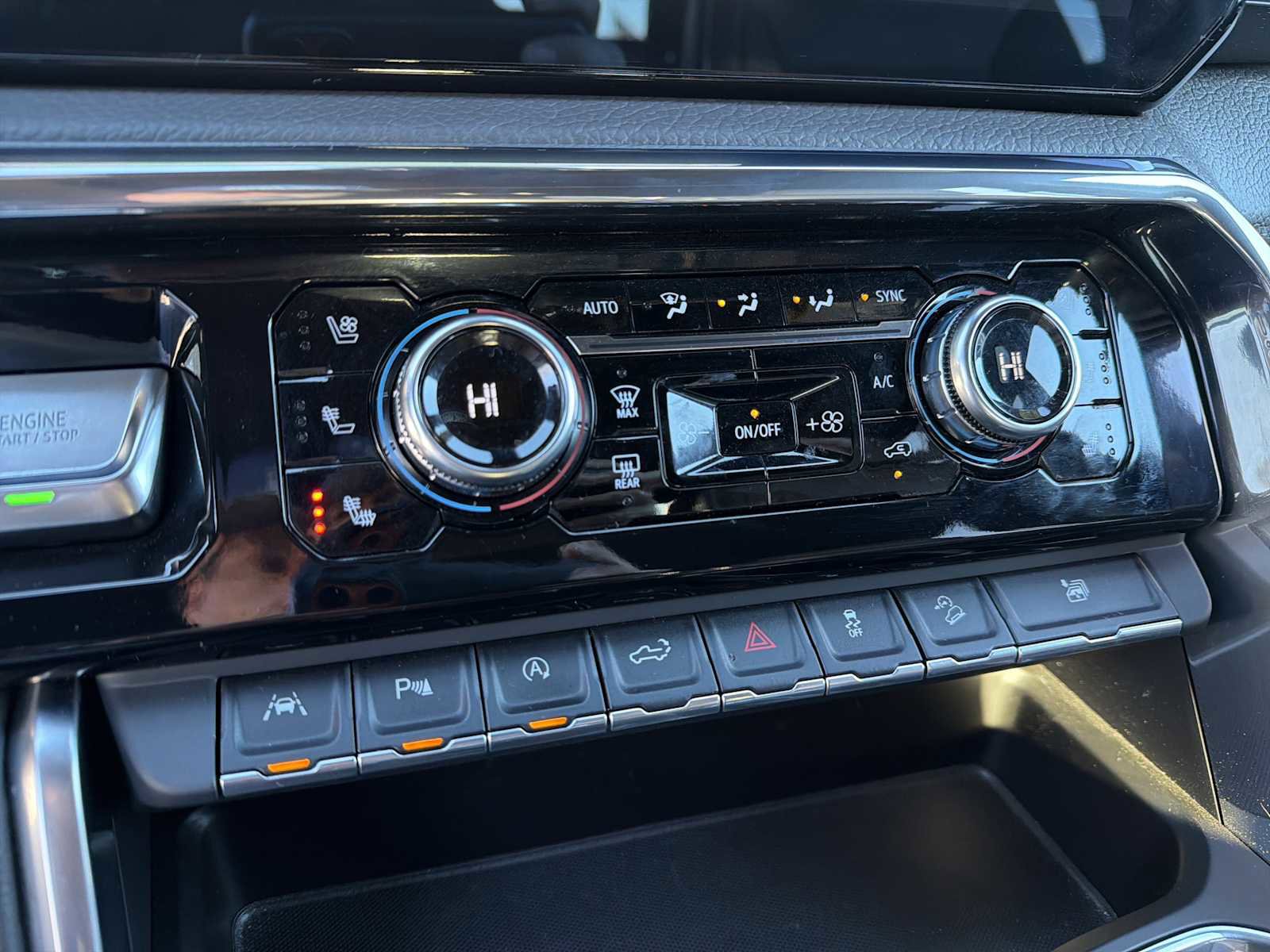 Used 2024 GMC Sierra 1500 Denali w/ Denali Reserve Package image 9