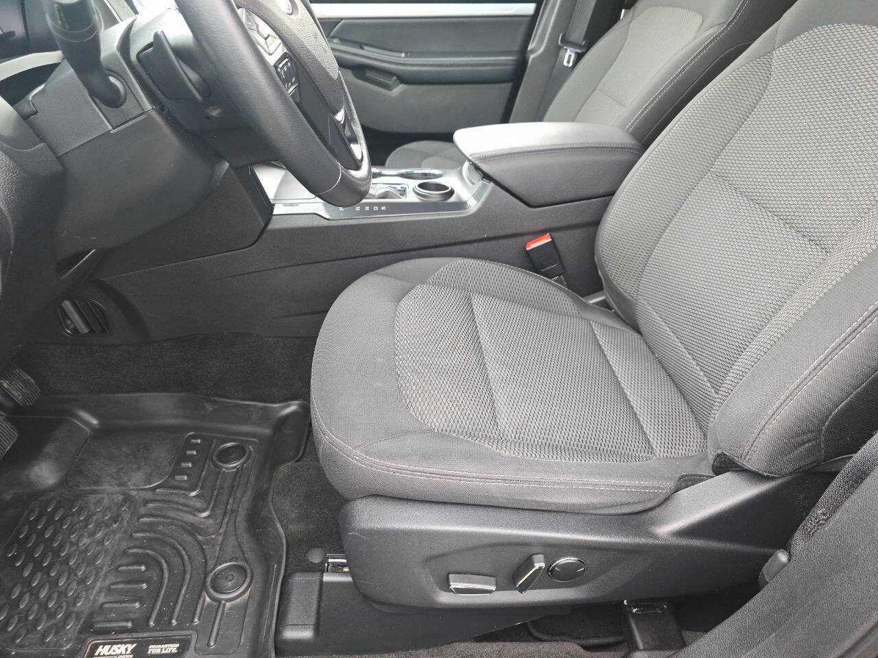 Used 2017 Ford Explorer XLT w/ Equipment Group 201A image 27