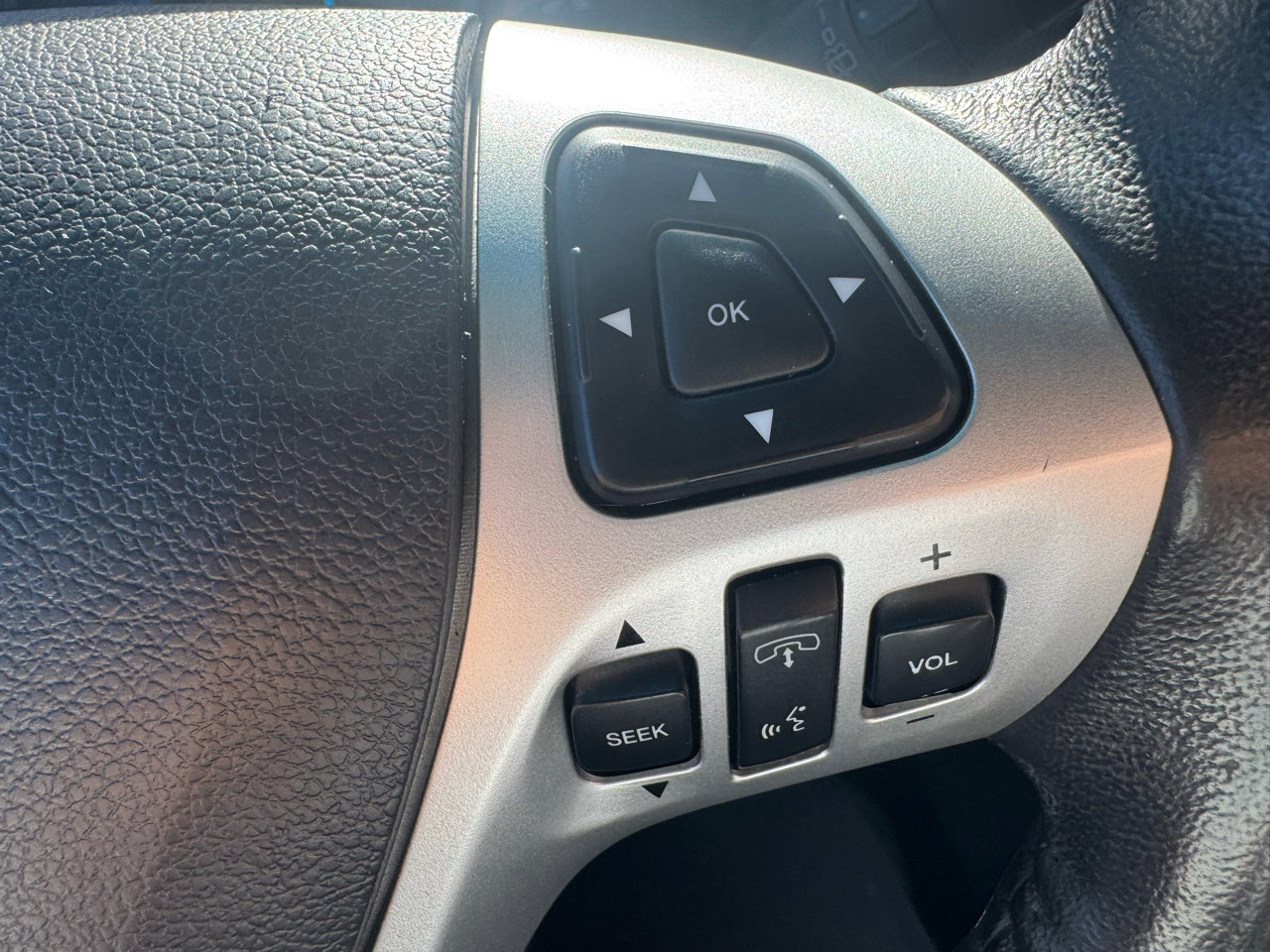 Used 2014 Ford Explorer Limited image 18