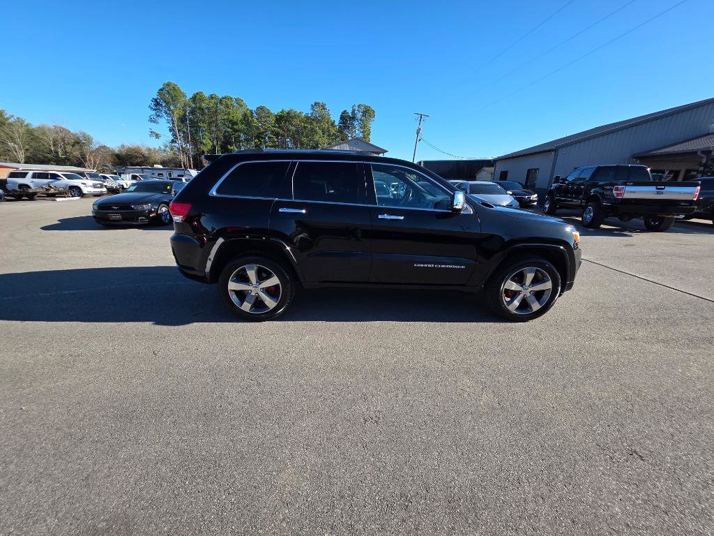 Used 2015 Jeep Grand Cherokee Overland w/ Advanced Technology Group image 4