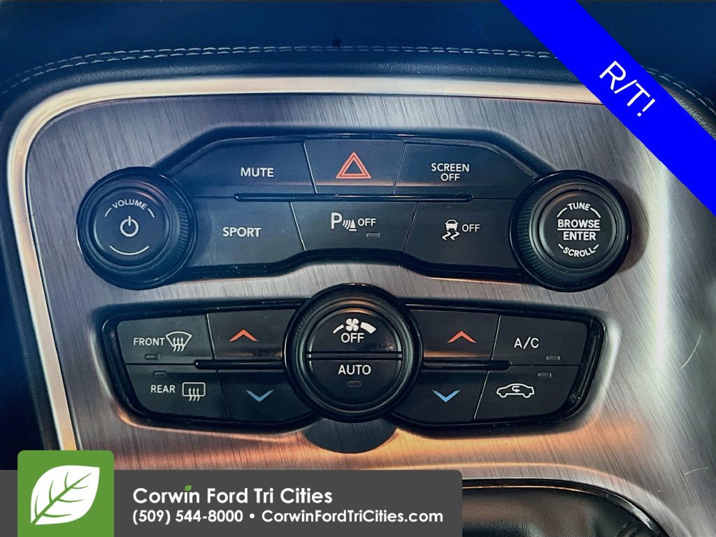 Used 2018 Dodge Challenger R/T RWD image 8