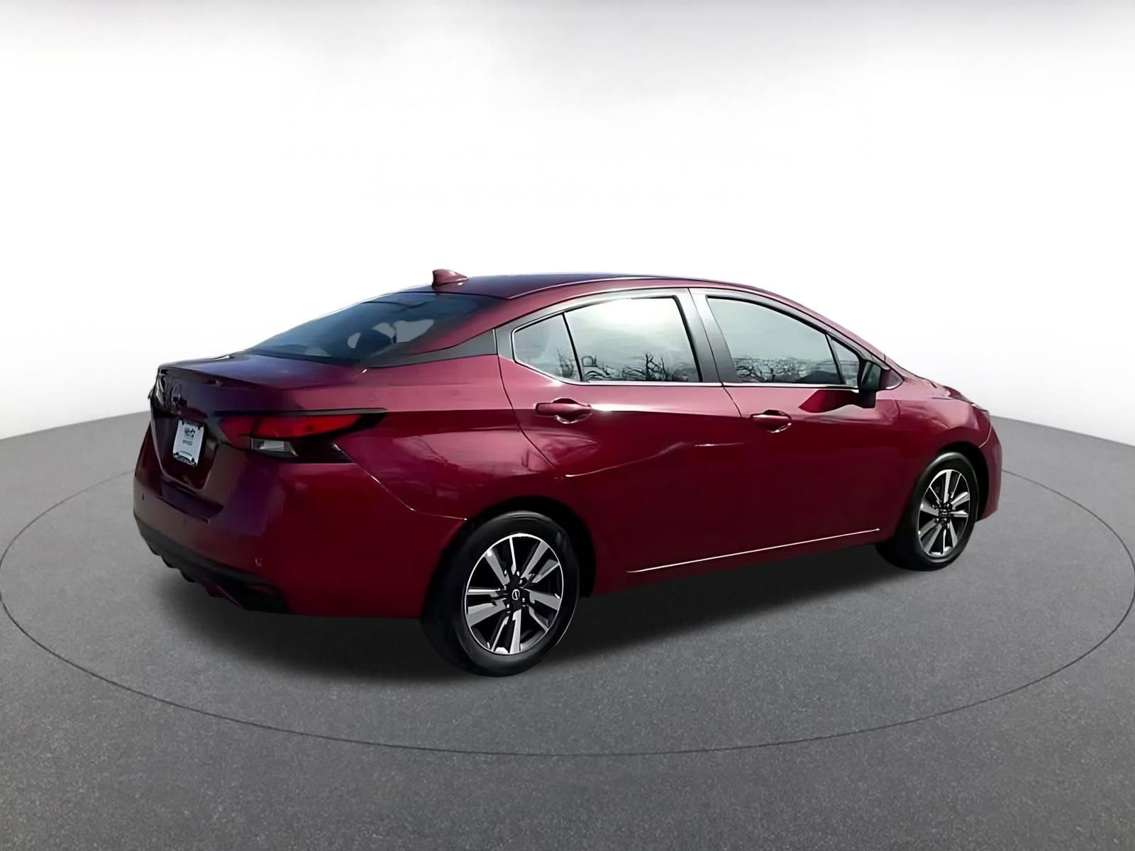 Used 2025 Nissan Versa SV image 12