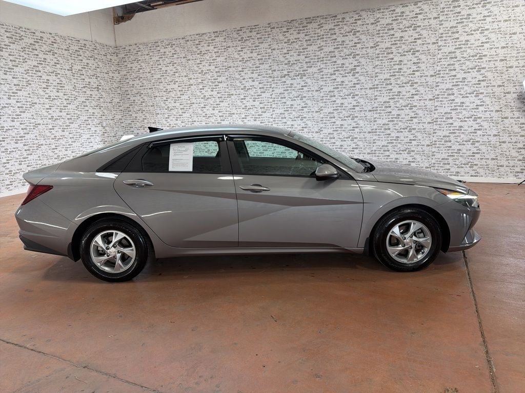 Certified 2022 Hyundai Elantra SE image 8