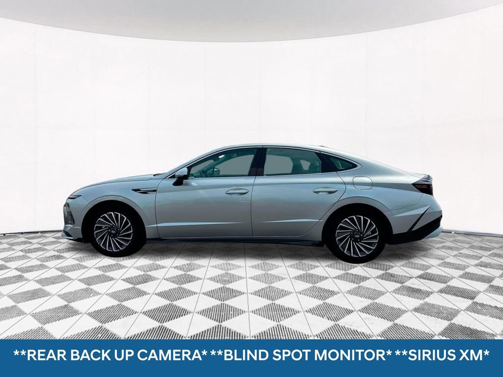Used 2025 Hyundai Sonata SEL FWD image 4