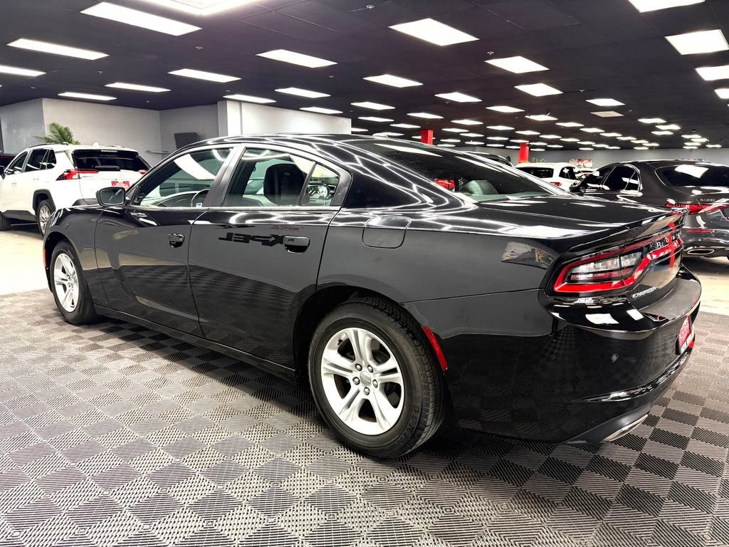 Used 2020 Dodge Charger SXT w/ Leather Interior Group RWD image 9