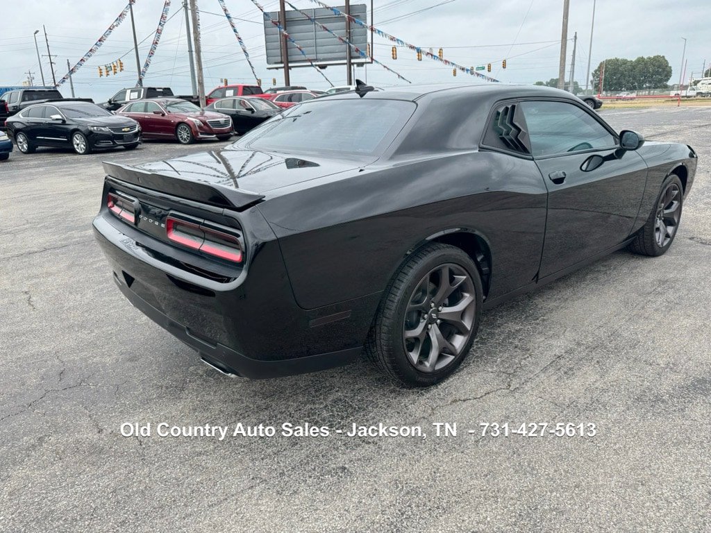 Used 2018 Dodge Challenger SXT Plus RWD image 7