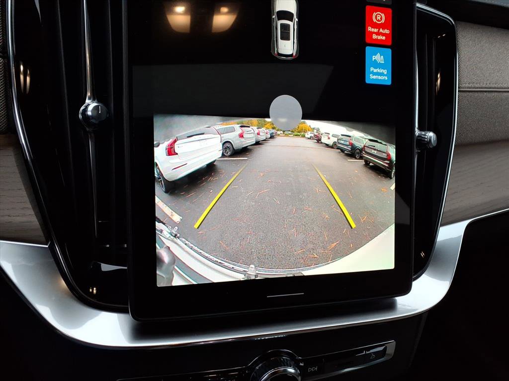 New 2026 Volvo XC90 B5 Core image 18