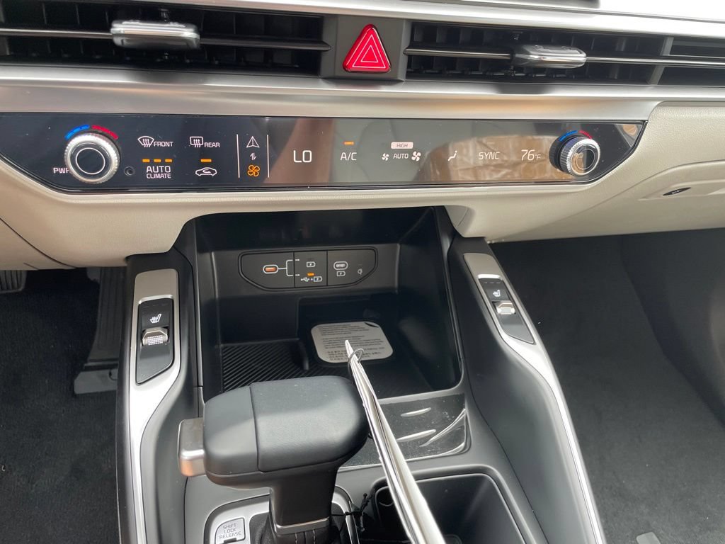 New 2026 Kia Sorento S w/ S Panoramic Sunroof Package FWD image 14