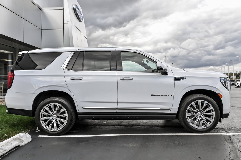 Used 2021 GMC Yukon Denali w/ Denali Premium Package image 9