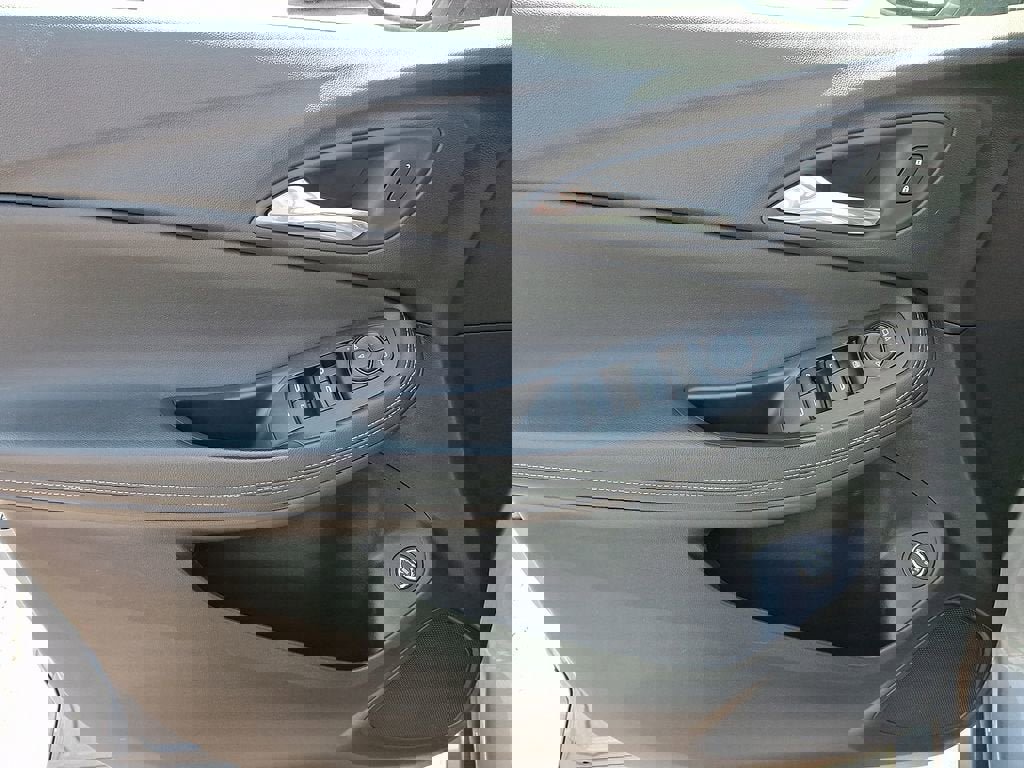 Certified 2023 Buick Encore GX Select w/ Sport Touring Package image 14