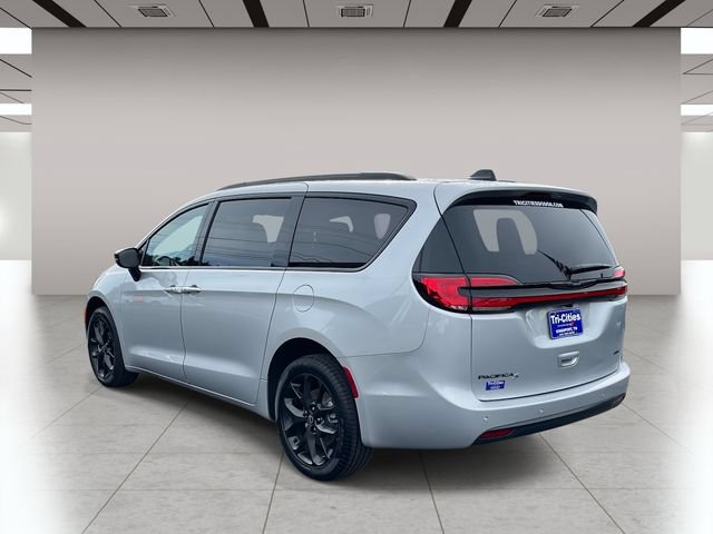 New 2026 Chrysler Pacifica Select w/ S Appearance Package AWD/4WD image 6