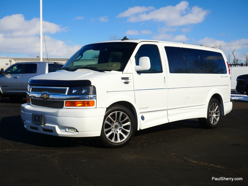 Used 2019 Chevrolet Express 2500 w/ Enhanced Convenience Package RWD image 14