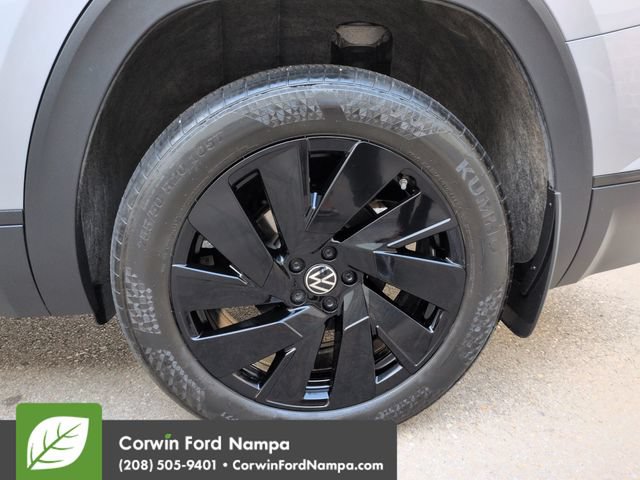 Used 2024 Volkswagen Atlas SE AWD/4WD image 32