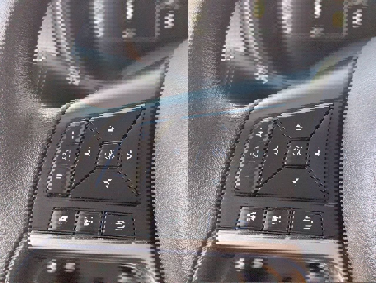 Certified 2024 Nissan Kicks SV FWD image 28