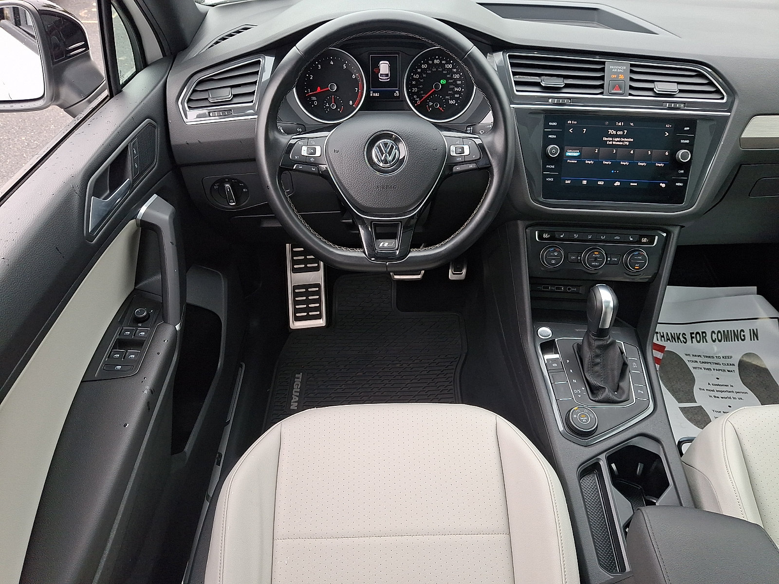 Used 2020 Volkswagen Tiguan SE R-Line AWD/4WD image 11