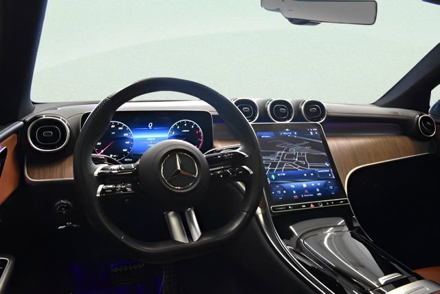 Used 2024 Mercedes-Benz GLC 300 4MATIC image 24