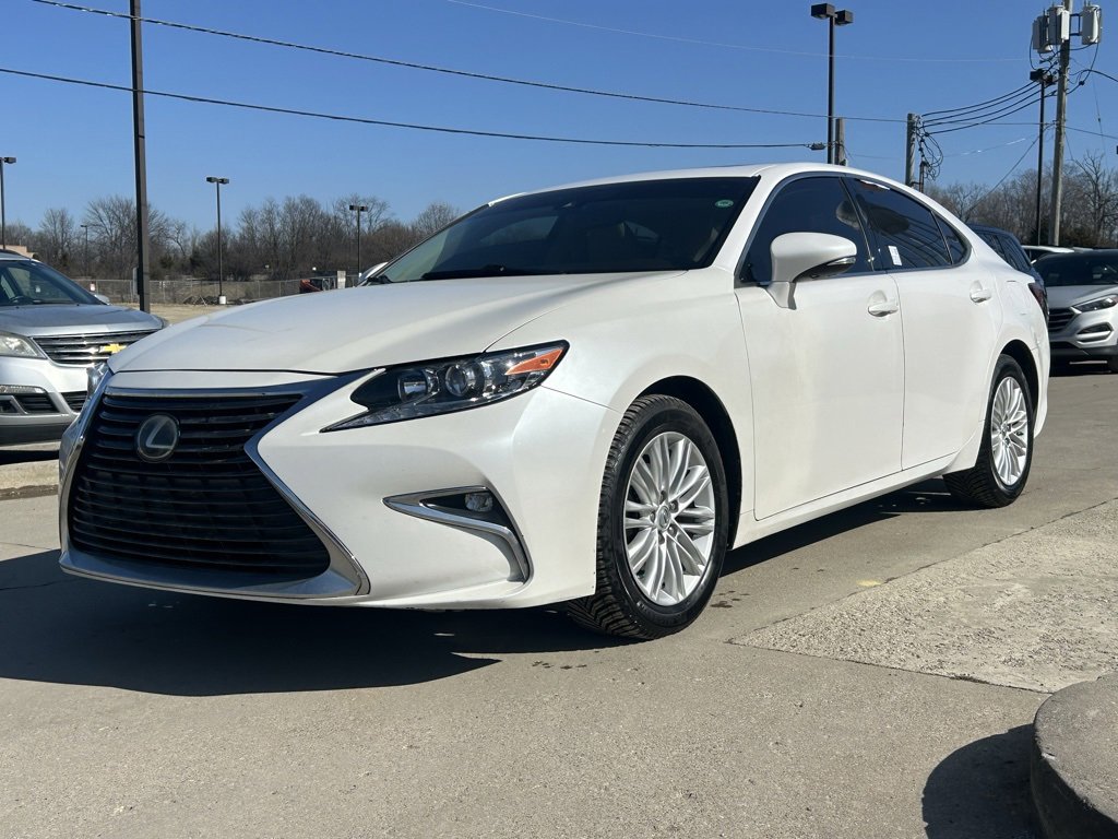 Used 2018 Lexus ES 350 w/ Accessory Package image 2