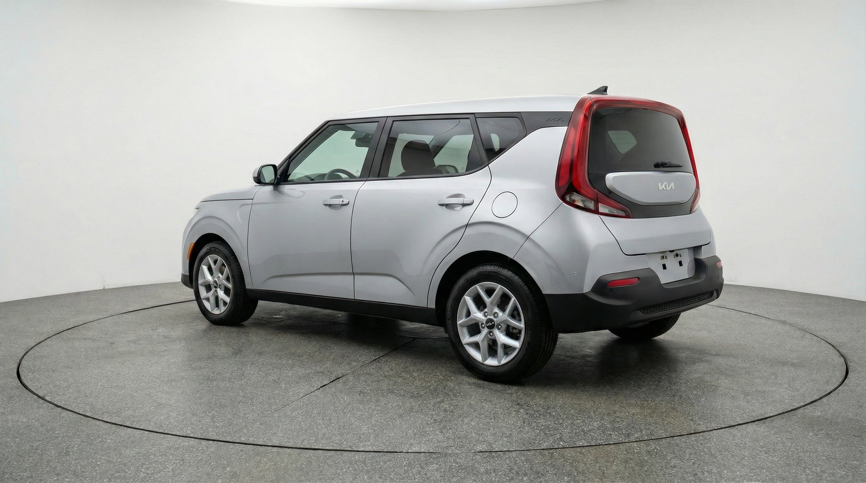 Used 2025 Kia Soul LX w/ LX Technology Package FWD image 6