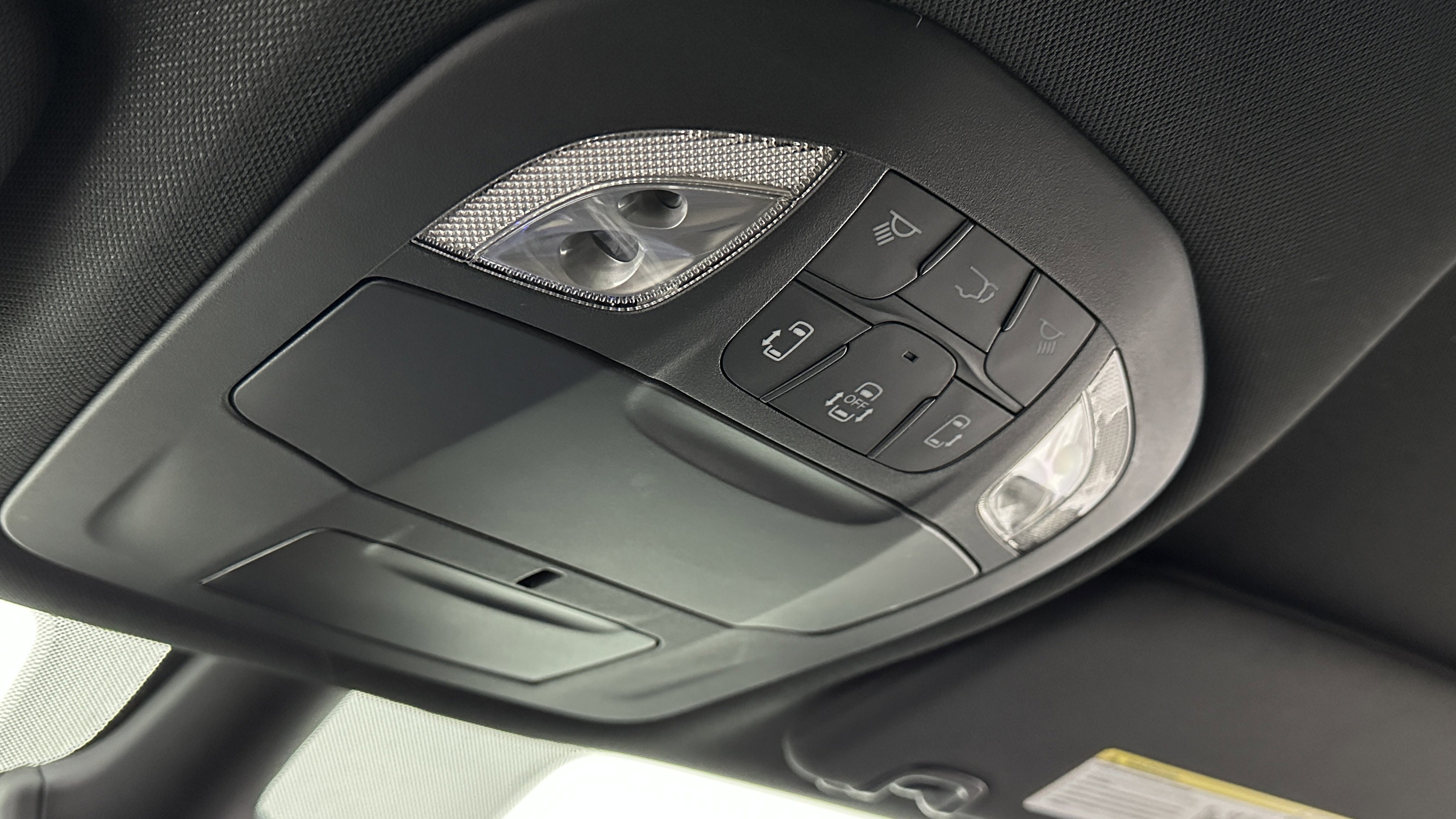 Used 2025 Chrysler Pacifica Select image 24