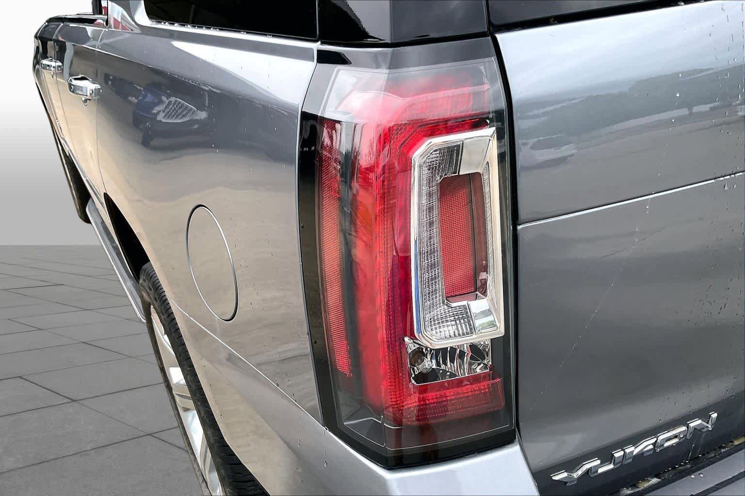 Used 2019 GMC Yukon Denali w/ Open Road Package AWD/4WD image 28