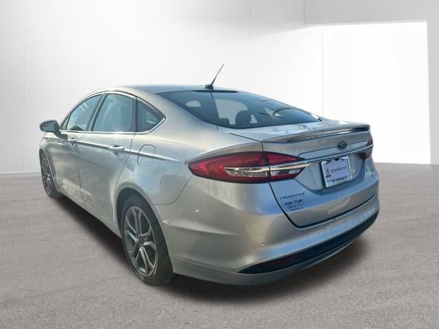 Used 2017 Ford Fusion SE w/ Equipment Group 201A image 9