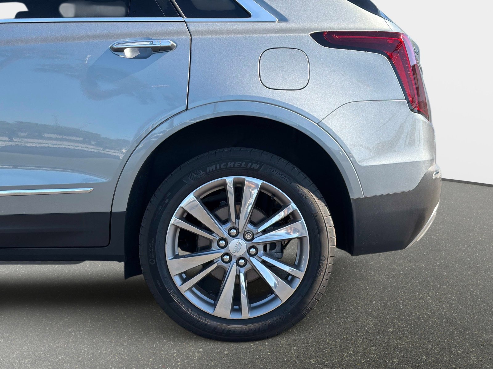 Used 2024 Cadillac XT5 Premium Luxury w/ LPO, Floor Liner Package FWD image 14