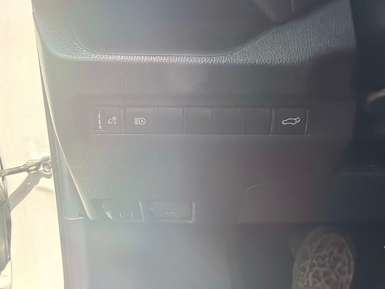 Used 2023 Toyota RAV4 XLE Premium FWD image 29