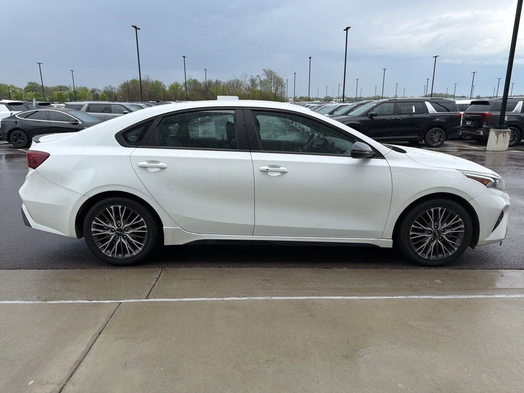 Certified 2022 Kia Forte GT-Line FWD image 3