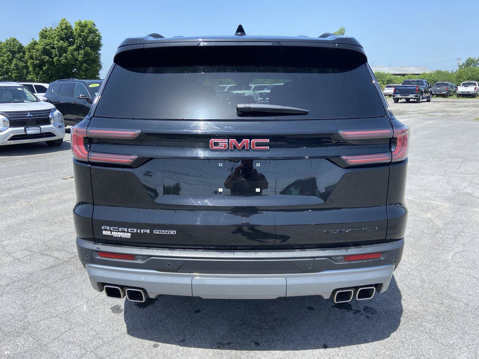 Used 2025 GMC Acadia Elevation AWD/4WD image 9