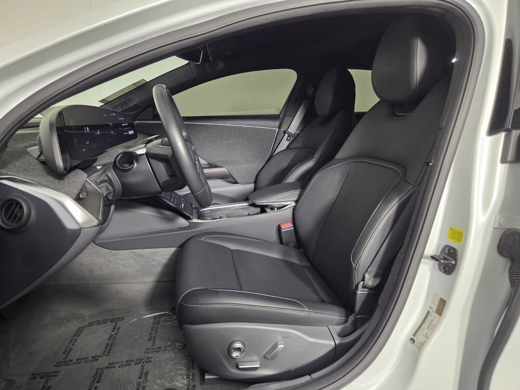 Used 2024 Lucid Air Pure RWD image 12