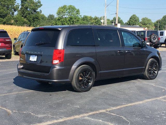 Used 2020 Dodge Grand Caravan SE FWD image 3