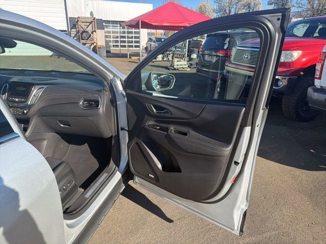 Used 2022 Chevrolet Equinox Premier AWD/4WD image 18