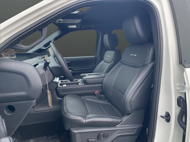 New 2026 Ford Expedition Platinum image 4