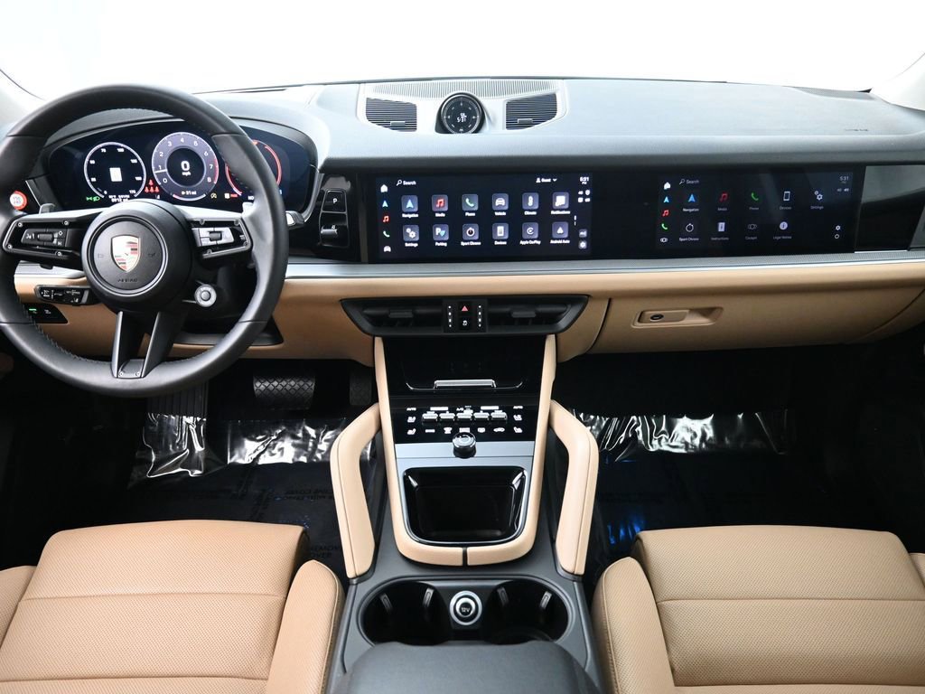 Used 2025 Porsche Cayenne image 6