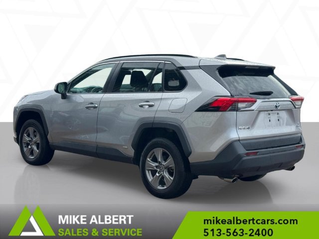 Used 2022 Toyota RAV4 XLE AWD/4WD image 6